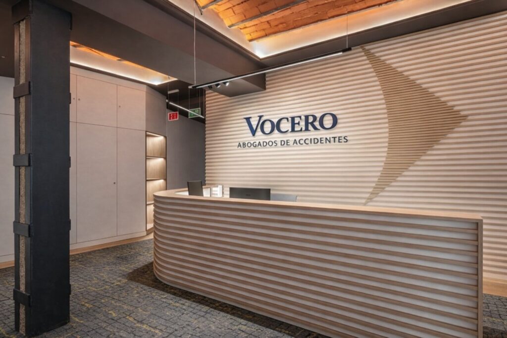 Vocero Abogados de Accidentes Logo